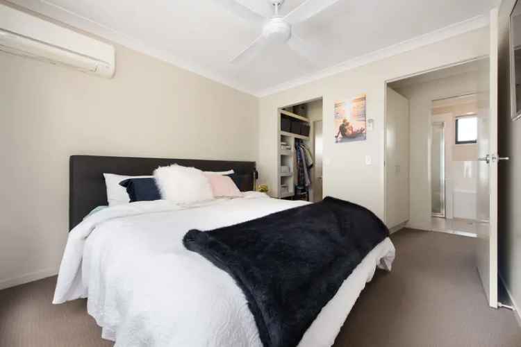 3 rooms house of 348 m² in Brisbane City