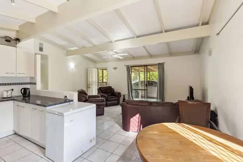 MOVE IN OR CASH IN