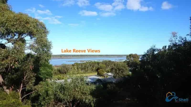 Build your dream on a beautiful lake reeve views block