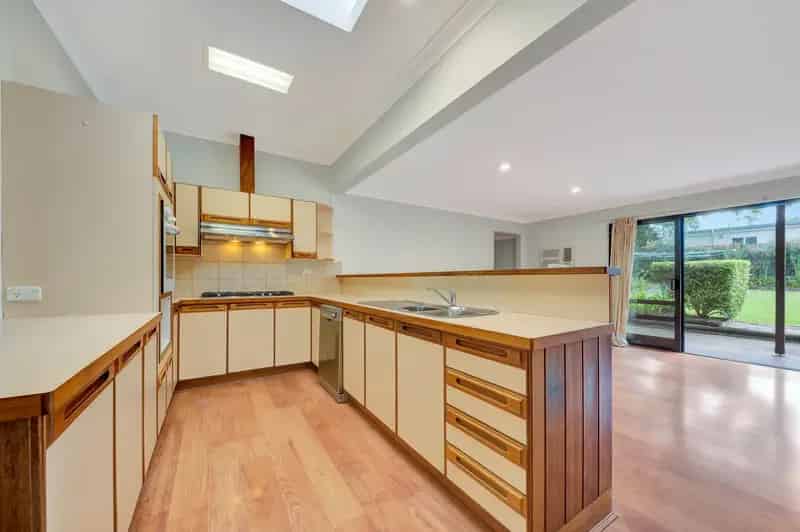 Real Estate For Lease - 10 Crandon Road - Epping , NSW