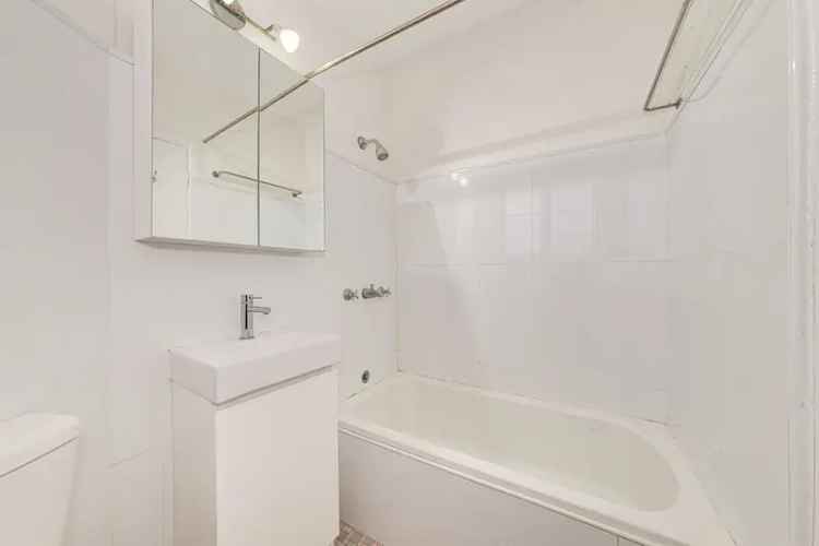 2 Bedroom 195m² Apartment in Sydney Near Lane Cove