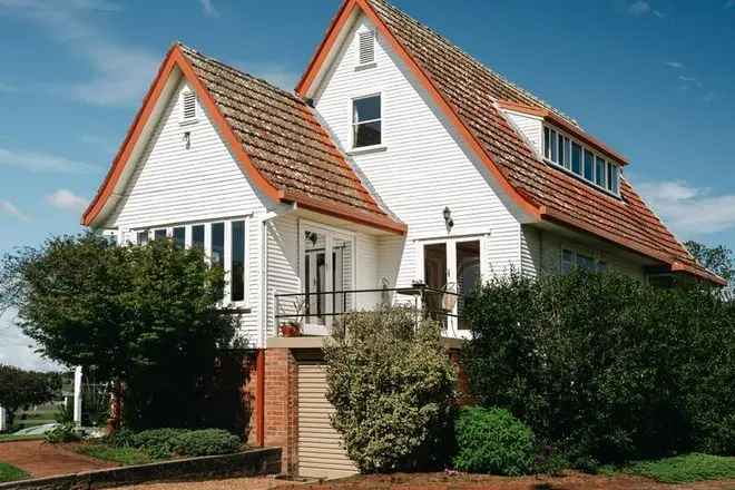 Lochlomond Tenterfield - Iconic Dam View Home