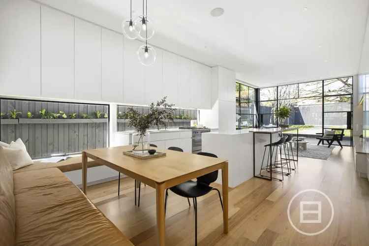 House For Sale in Melbourne, Victoria