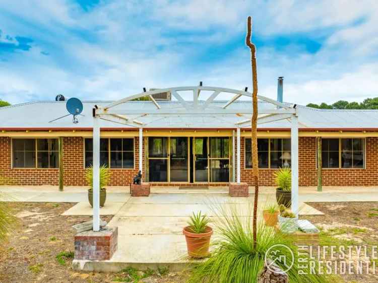 House For Sale in Shire Of Gingin, Western Australia