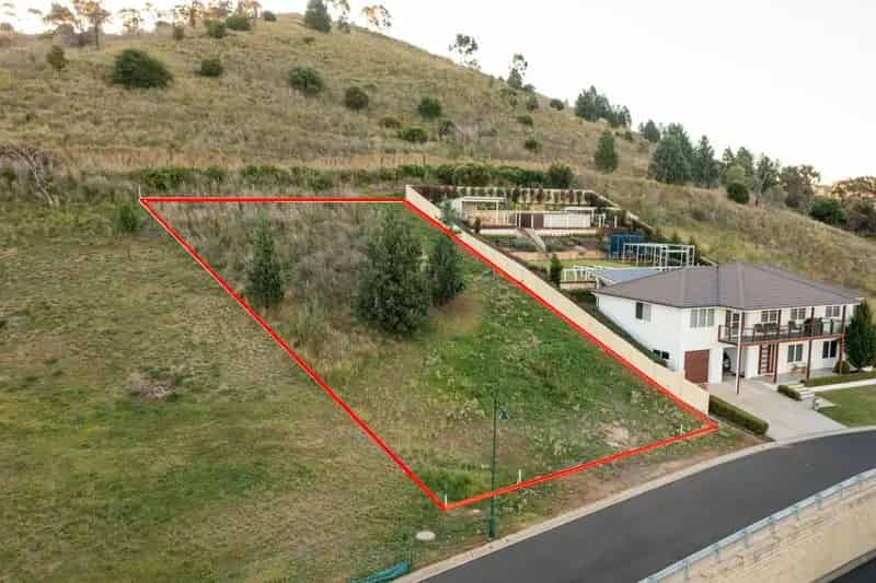 PRIME LOCATION WITH SPECTACULAR VIEWS