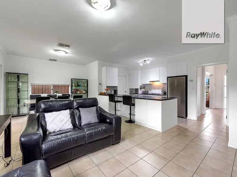 Nestled in Stunning Mawson Lakes - Modern, Spacious, and Perfect for Entertaining!