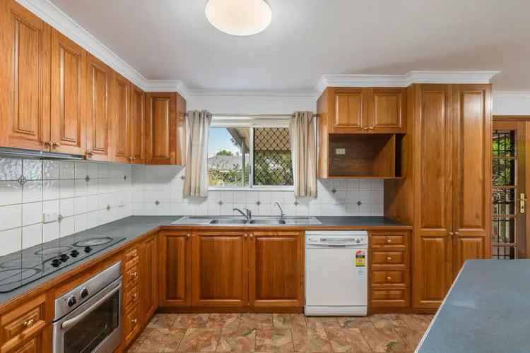 Large Renovated Family Home in Sought after Rangeville Location!