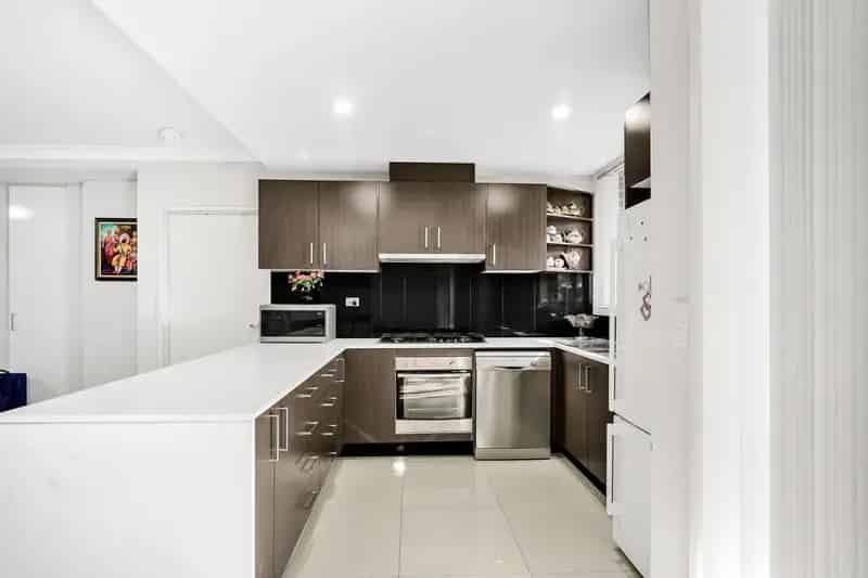 MASSIVE GROUND FLOOR 3BEDROOM PLUS STUDY PLUS 2 CAR