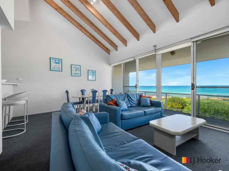 Absolute Beachfront Townhouse Malua Bay Ocean Views