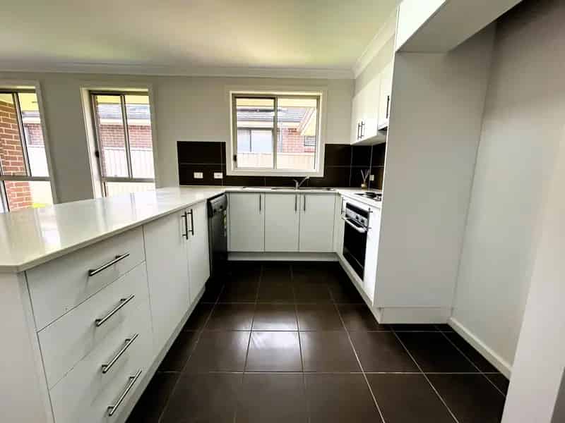 Real Estate For Lease - 19 Garton Road - Spring Farm , NSW