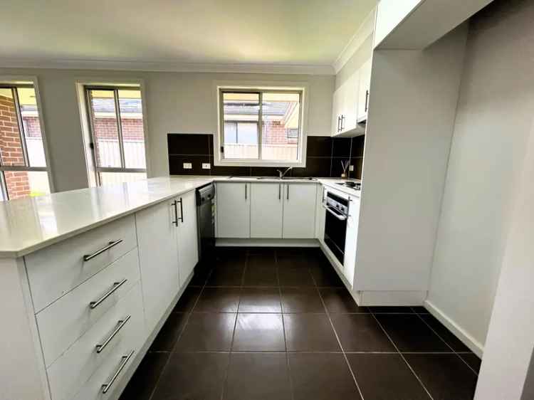 4 Bed Family Home Spring Farm NSW - Modern Kitchen - Double Garage