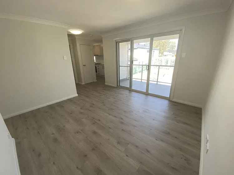 Modern 1-Bedroom Townhouse Near Leppington Station