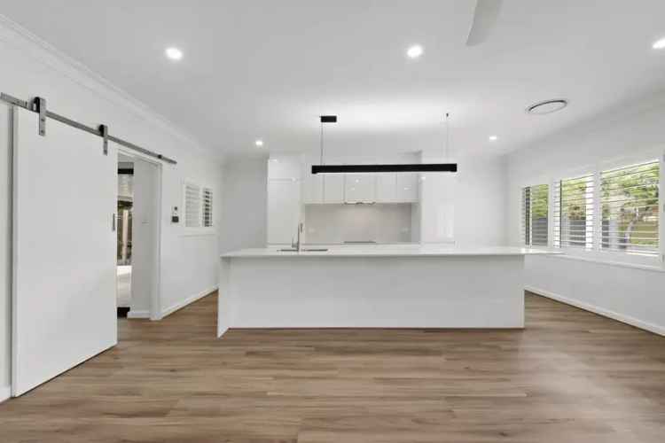 3 Bedroom House in Millswood - Modern Kitchen and Open Plan Living