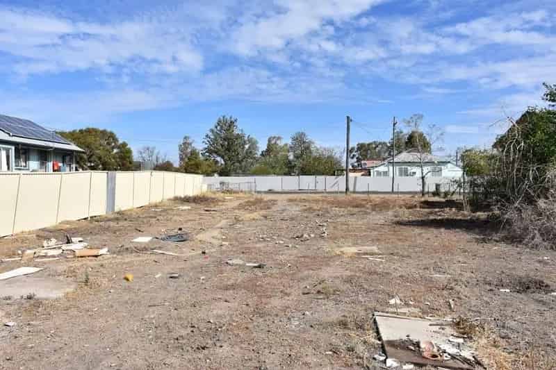 VACANT RESIDENTIAL BUILDING BLOCK