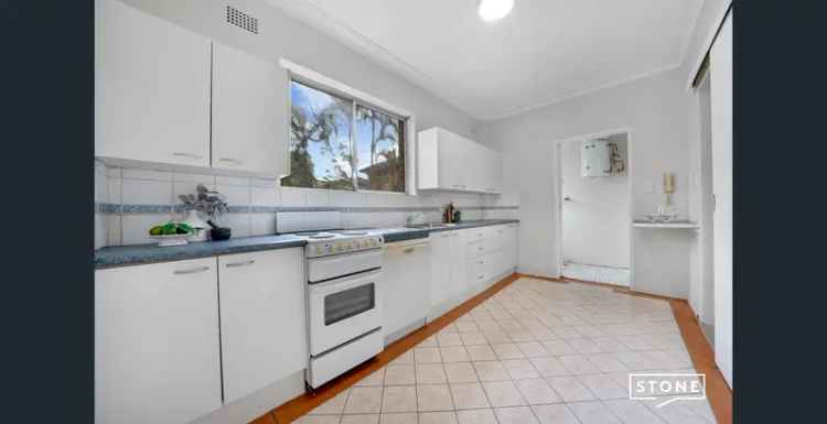 2 Bed Unit Near Parramatta CBD - Updated Kitchen & Balcony