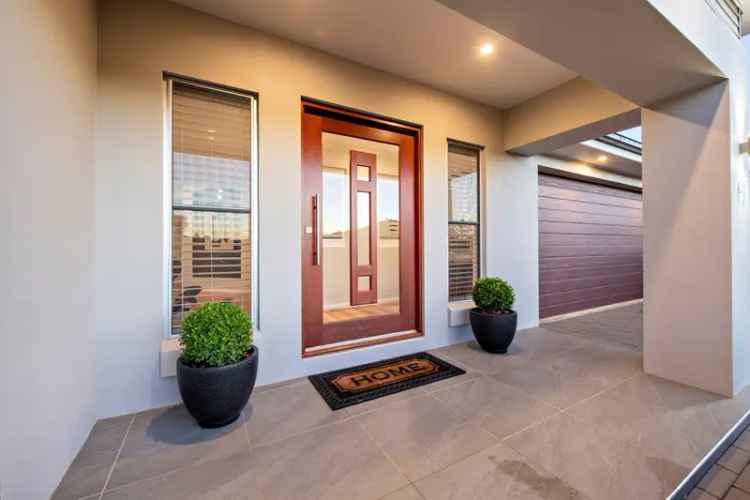 Rent luxury house in Dubbo with stunning water views and features