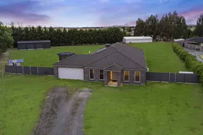 House For Sale , 5, Leonie Court, Cardigan Village, Victoria