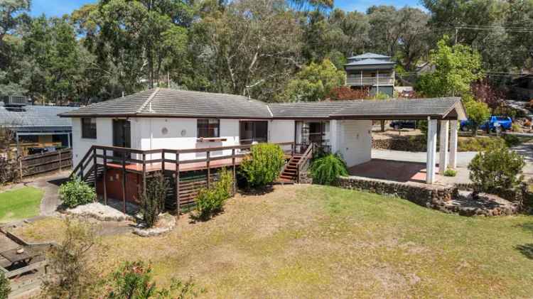 Family Home In Sought After St Helena College Zone