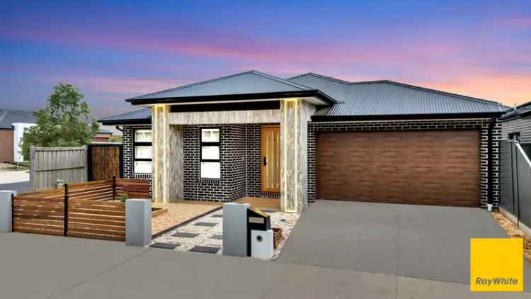 Luxurious Family Home in Tarneit with Premium Upgrades