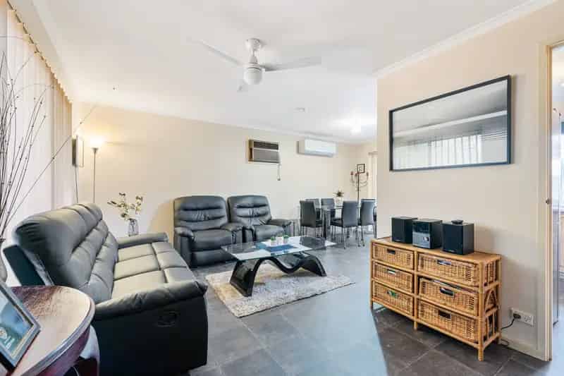 Charming fisherman's retreat near the Murray River.