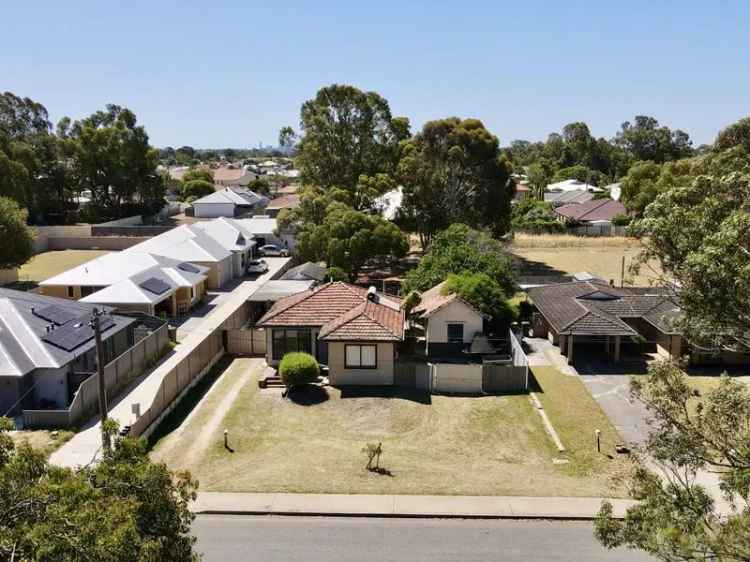 House For Sale in City of Gosnells, Western Australia