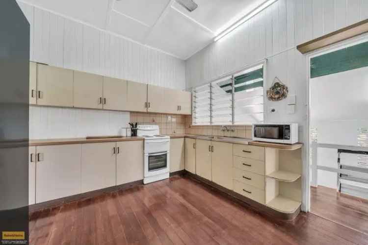 1950's Lowset Queenslander