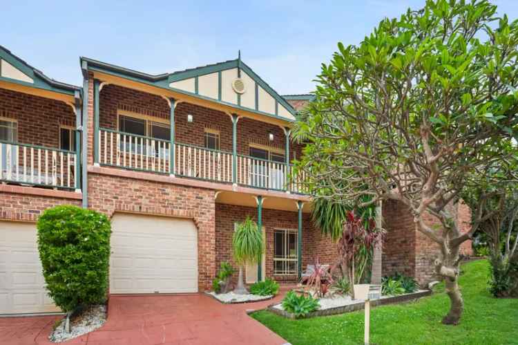 Balgownie Townhouse For Lease Two Bedrooms Escarpment Views