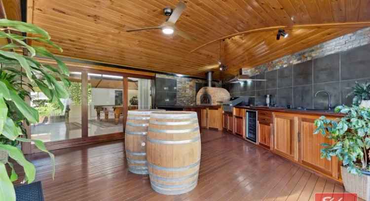 Buy Stunning 4 Bedroom Family Home with Outdoor Entertaining in Lyndoch