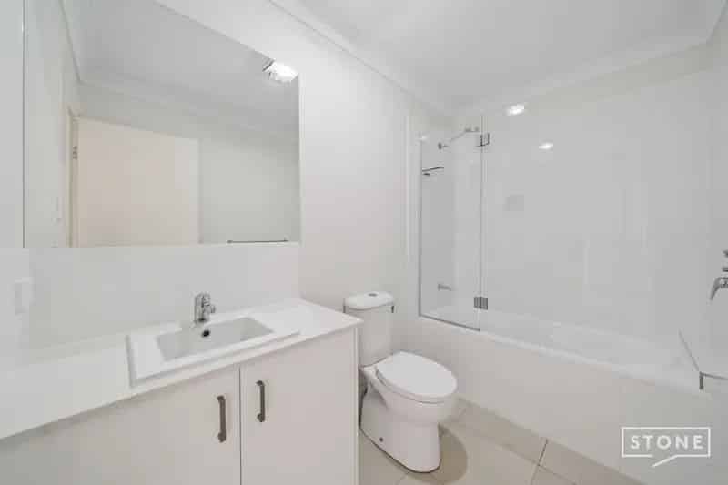 Real Estate For Lease - 1/35 Kestrel Street - Park Ridge , QLD