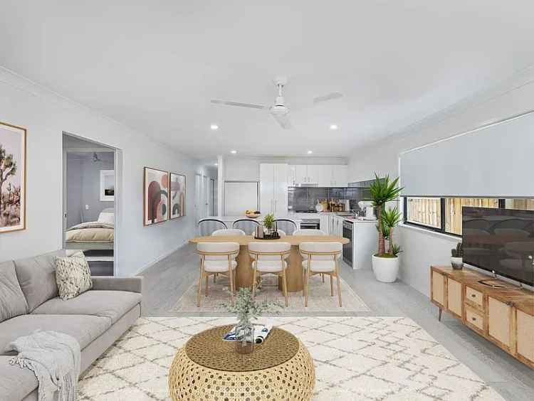 Modern Family Home Near Bellbird Park