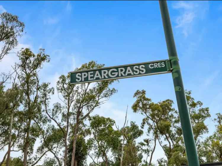 Serene Titled Block in Prime Creswick Location