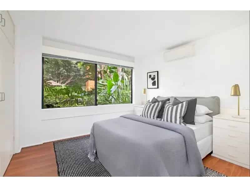 Parks Edge Apartment Opposite Milson Park