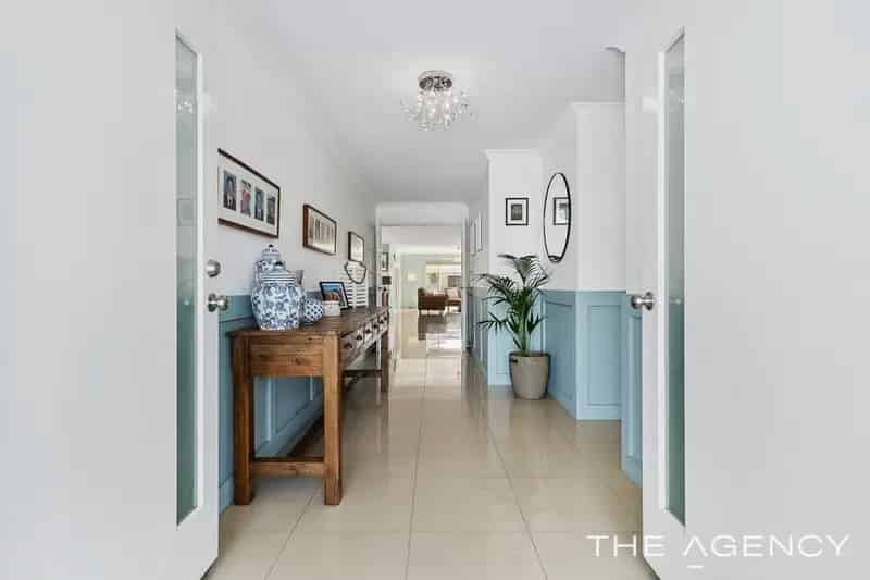 House For Sale - 35 Flagstaff Crest, Secret Harbour WA 6173