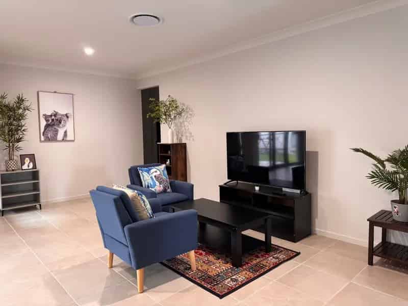 ****Approved Application - No Further Viewings**** Perfect family living!