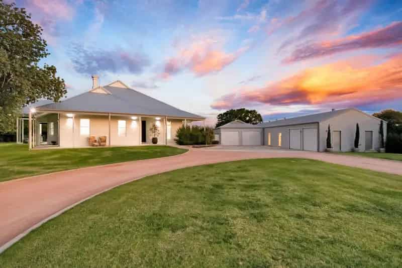 Buy Rural Property in Irymple With Unmatched Luxury and Space