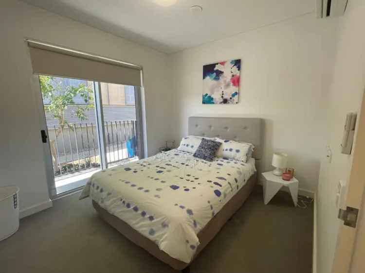 Furnished 1 x 1 in the heart of the City!