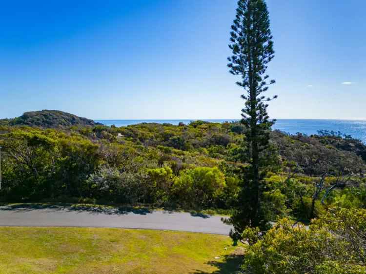 Commanding Position on 1770 Headland with Sweeping Ocean Vistas