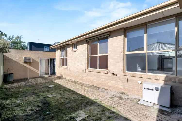 3 Bedroom Townhouse in Melbourne - 261m²