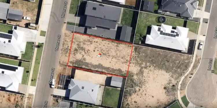 Buy Land in a Prime Location with 811m2 Allotment Features