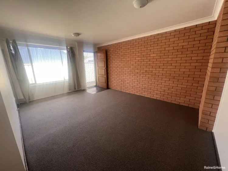 Rent unit in South Tamworth with bedroom and carport