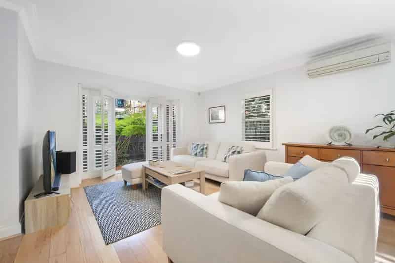 For Lease Spacious Townhouse in Cremorne with North Facing Courtyard