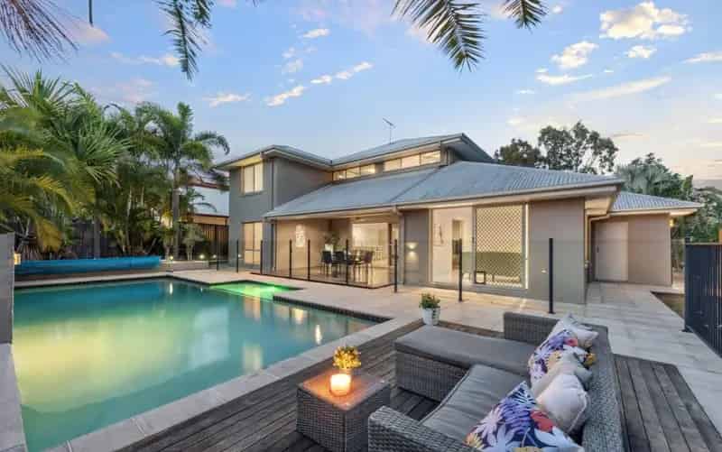 Opulent 5 Bedroom Home