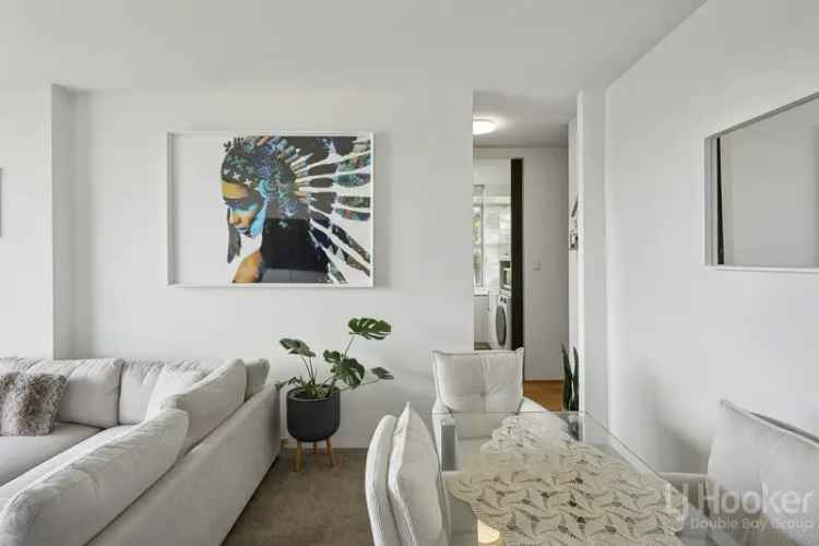 Rushcutters Bay 2-Bedroom Apartment Stunning Water Views