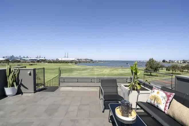 House For Sale , 84, The Strand, Melbourne, Victoria