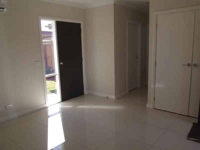 112 Scott Street, Dandenong VIC 3175 - Townhouse For Lease