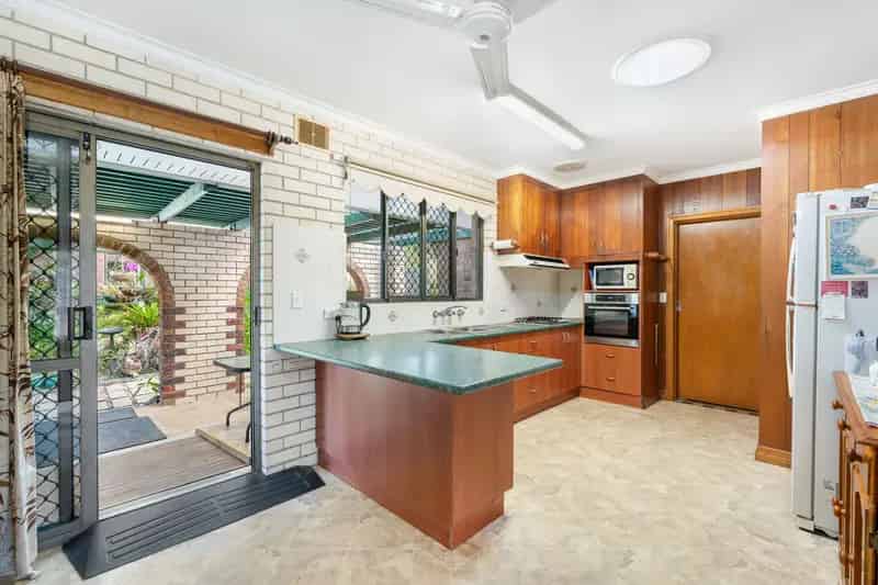 Rent Fully Furnished House in Torquay with Spacious Living
