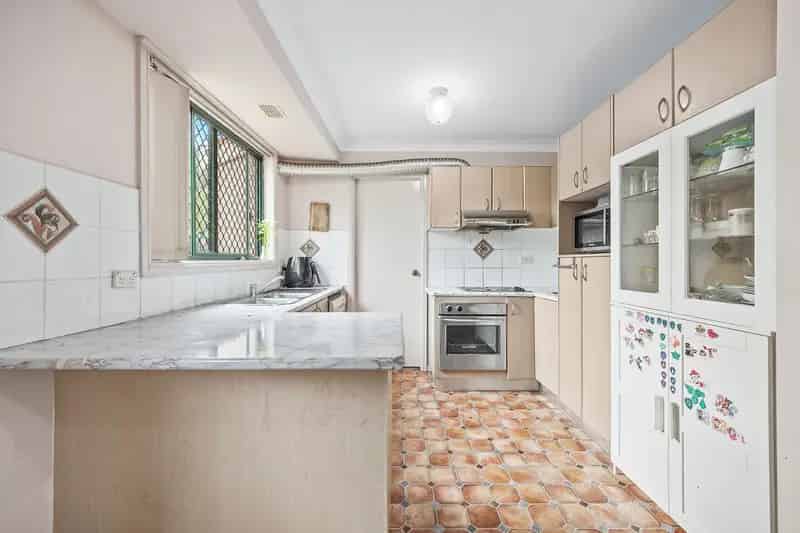 6/8 Redfern Road, Minto NSW 2566 - Townhouse For Sale