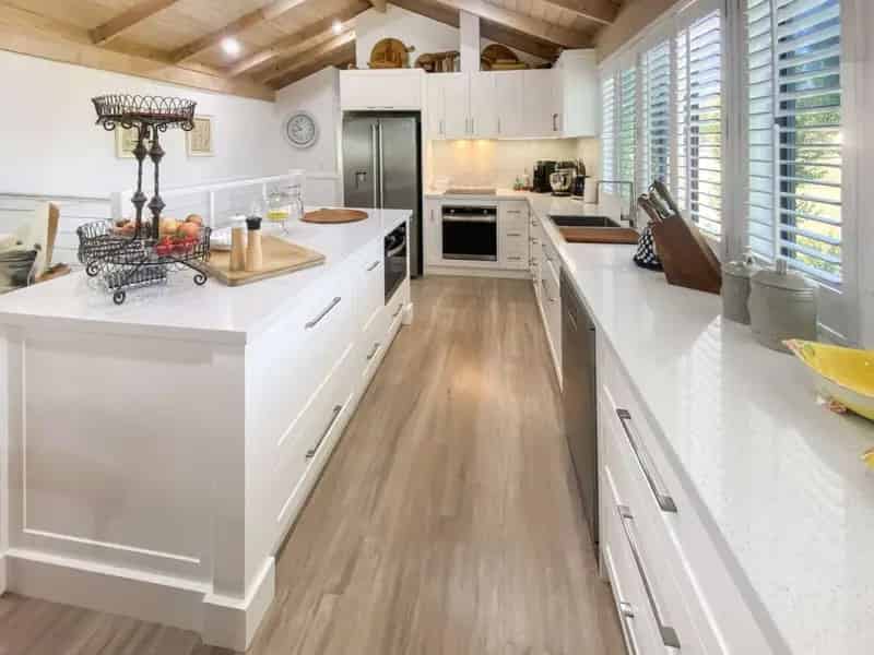Rent stunning rural property in Narrandera with modern features