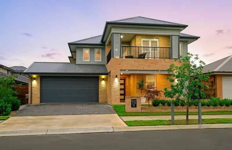Carefully Crafted Solar Home with an Entertainers Yard!