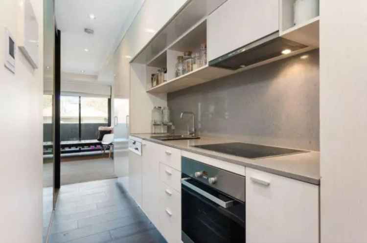 2 Bedroom 200m² Melbourne Apartment with Parking and Courtyard